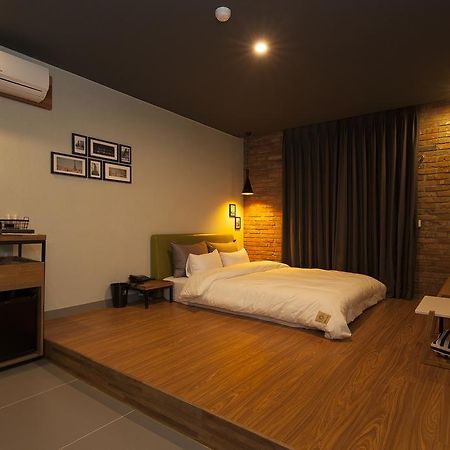 Hotel Gray Changwon Extérieur photo