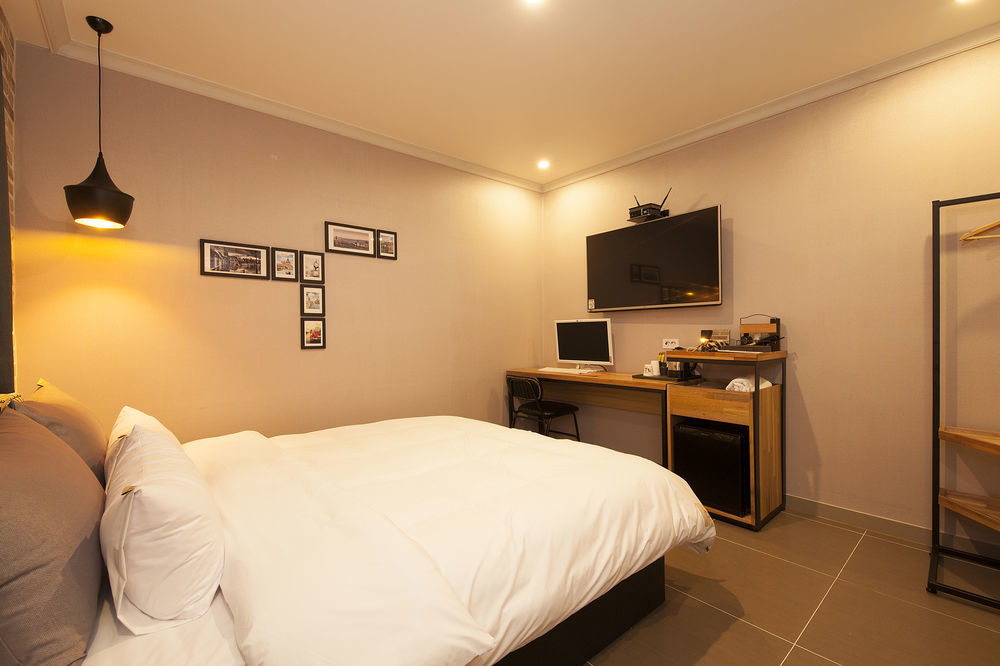 Hotel Gray Changwon Extérieur photo